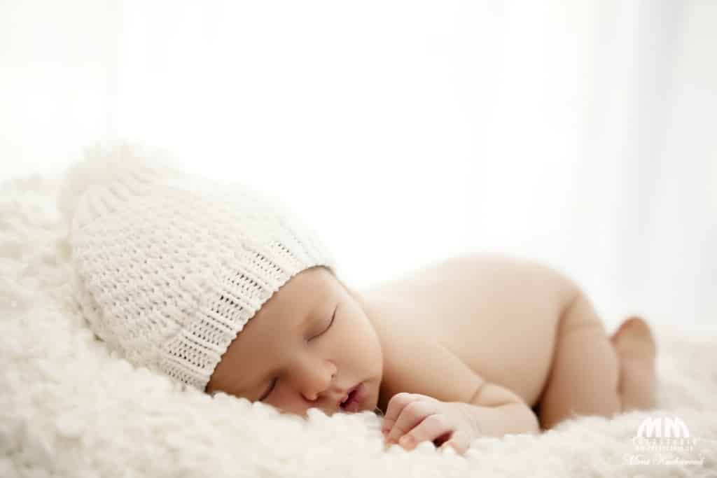 novorodencov fotografka foto novorodencov profesionálny fotograf Bratislava novorodenecké fotenie