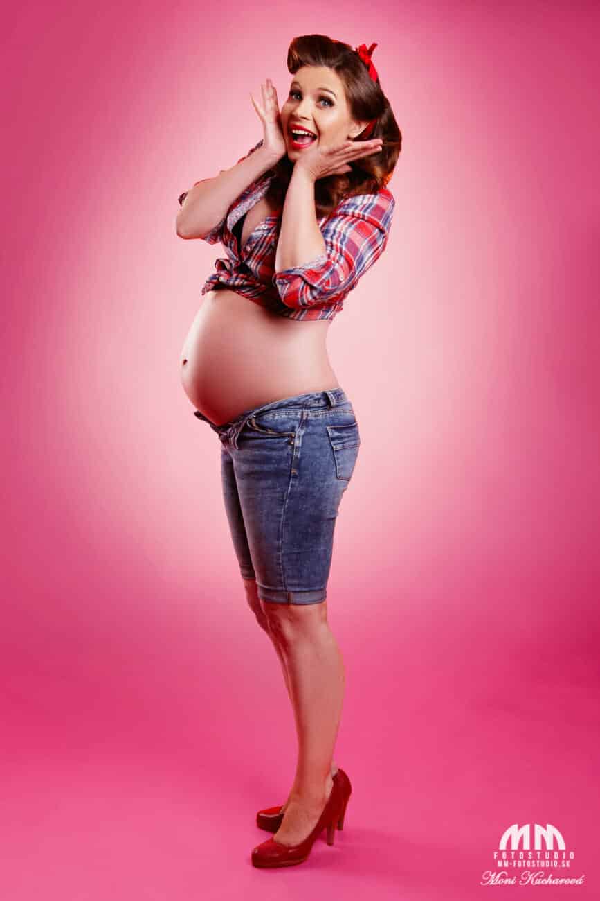 Tehotenské fotografie profesionálne fotenie Bratislava tehotenske fotky umelecké fotenie atelier tehotenstvo bruško