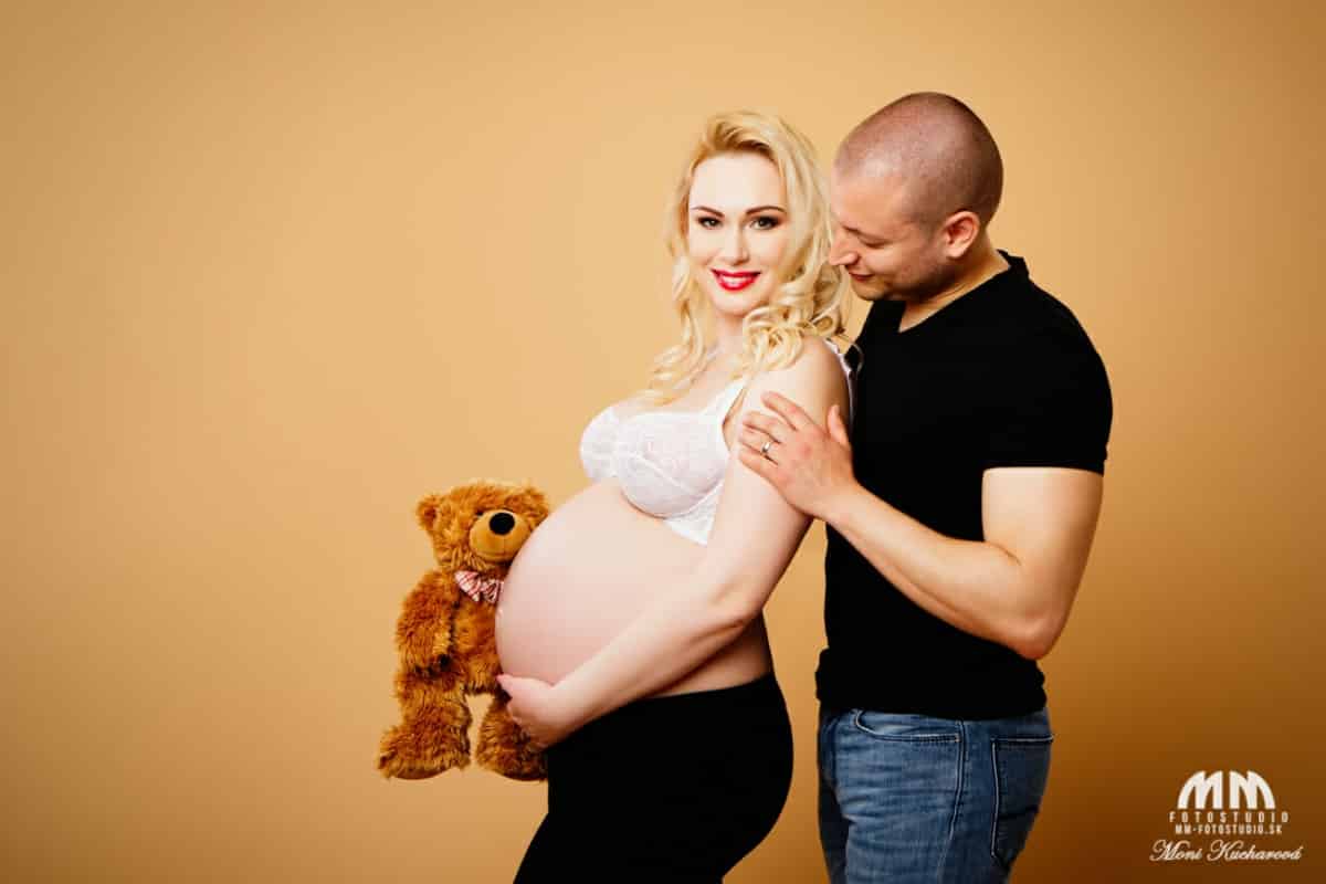 umelecké fotenie tehotenske fotky fotenie doma Moni Kucharová fotenie tehuliek profesionálne fotenie Bratislava