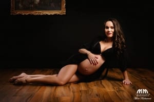 tehotenstvo bruško atelier Moni Kucharová tehotenske fotky Tehotenské fotografie fotenie bruška
