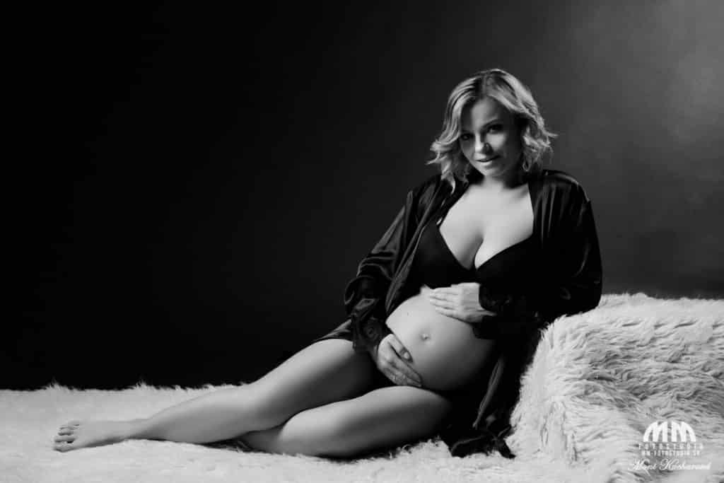 fotografka umelecké tehotenské akty tehulky profesionálne fotenie Bratislava fotenie aktov tehotenské akty