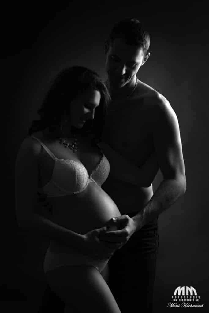 Tehotenské fotografie fotenie doma tehulky fotenie aktov Moni Kucharová fotoštúdio