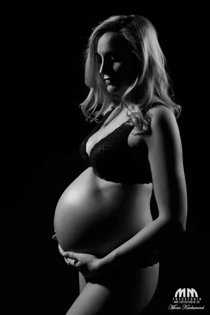atelier Tehotenské fotografie umelecké tehotenské akty tehotenske fotky fotenie doma tehulky