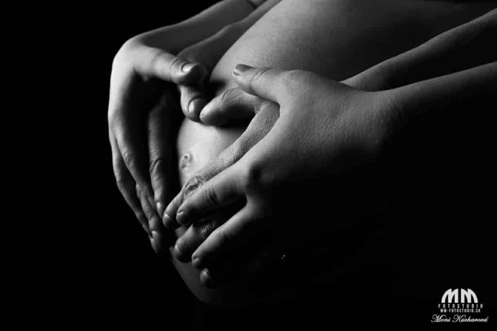 fotenie bruska fotoštúdio tehotenské akty Tehotenské fotografie umelecké tehotenské akty fotenie aktov