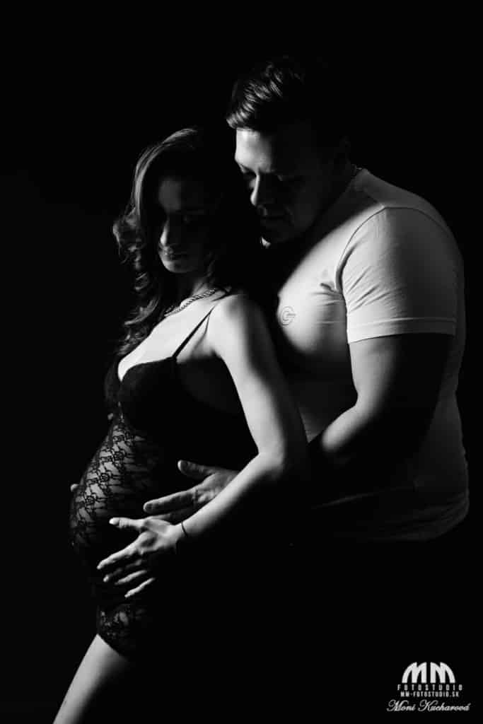 Tehotenské fotografie fotoštúdio fotografka tehotenské akty Moni Kucharová tehulky