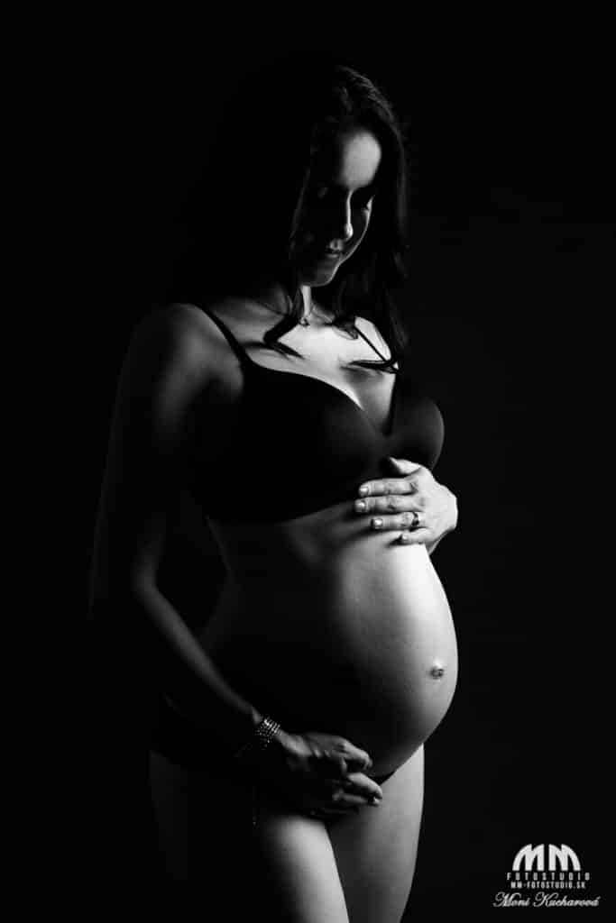 tehotenské akty tehulky tehotenske fotky Moni Kucharová umelecké tehotenské akty fotenie tehuliek