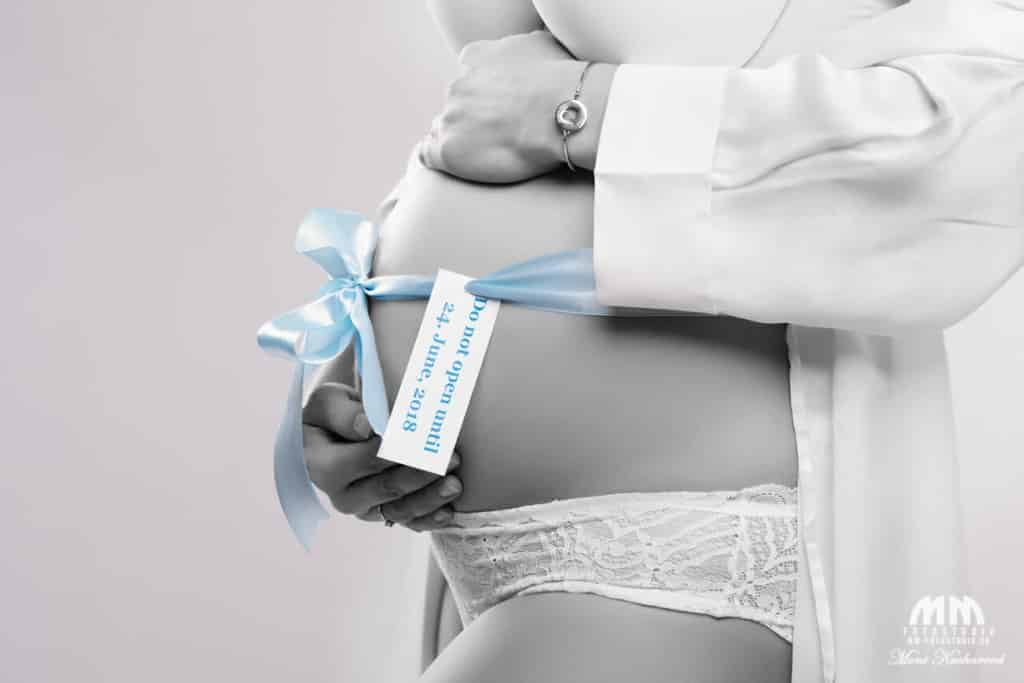 fotenie bruska fotografka Moni Kucharová tehotenstvo bruško tehotenske fotky fotenie tehuliek