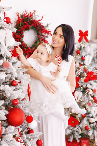 Prirodzené momenty z vianočného fotenia v štúdiu